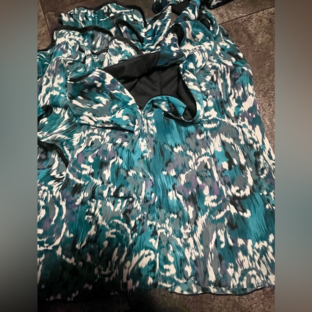 Gorgeous Dressy Teal/Black/White High Neck Sleeveless Ruffle Top - Picture 4 of 5